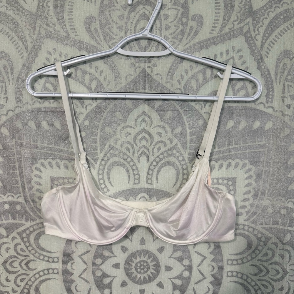 Nwt $48 Damaged 2014 Victorias Secret Very Sexy Unlined Semi Demi Bra White 36B